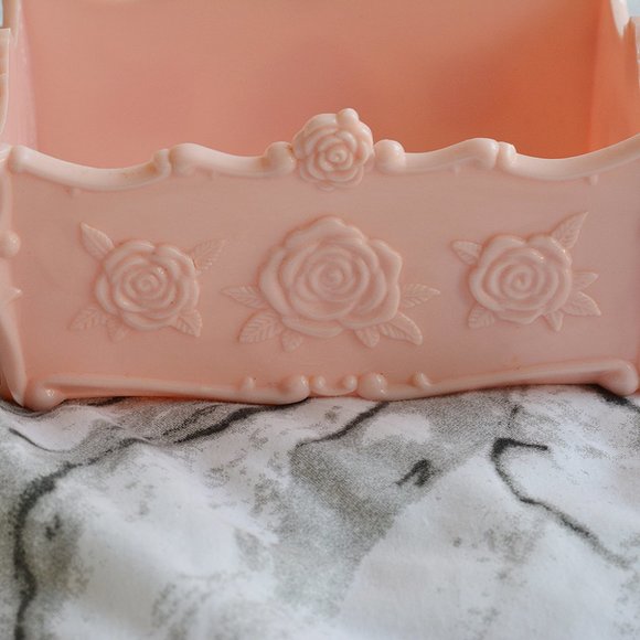 FREE Gift with Purchase - Pink Makeup Holder - Picture 2 of 3